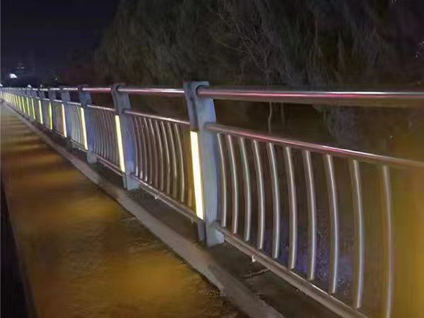 南靖燈光護欄