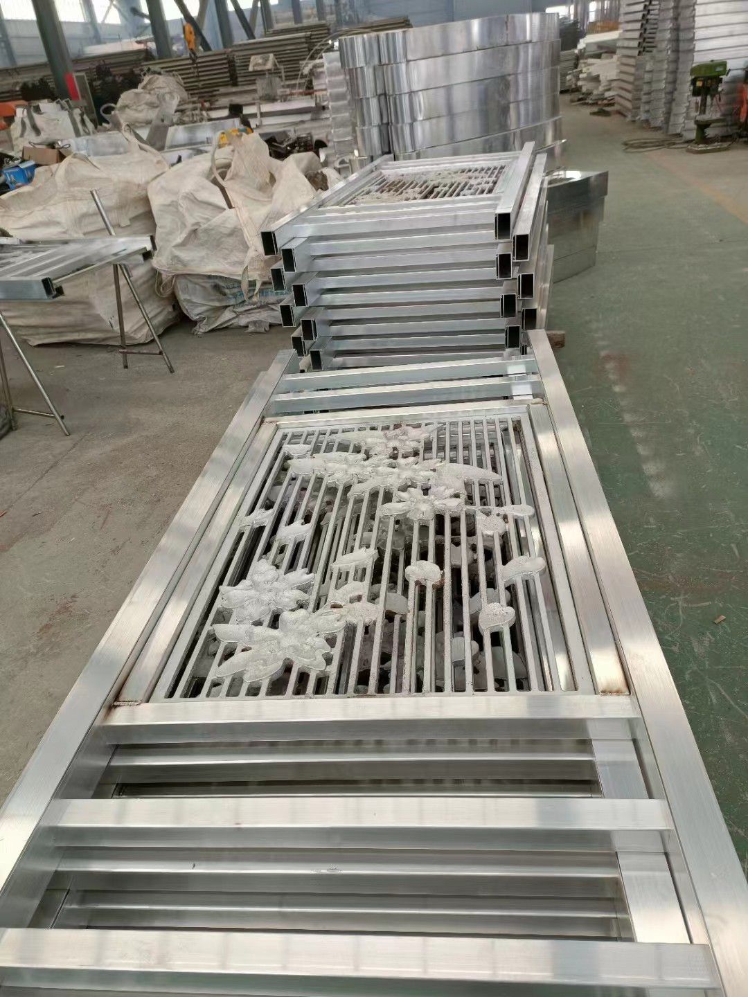 鋁合金護(hù)欄