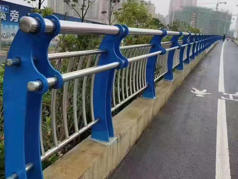 東海不銹鋼碳素復合管護欄