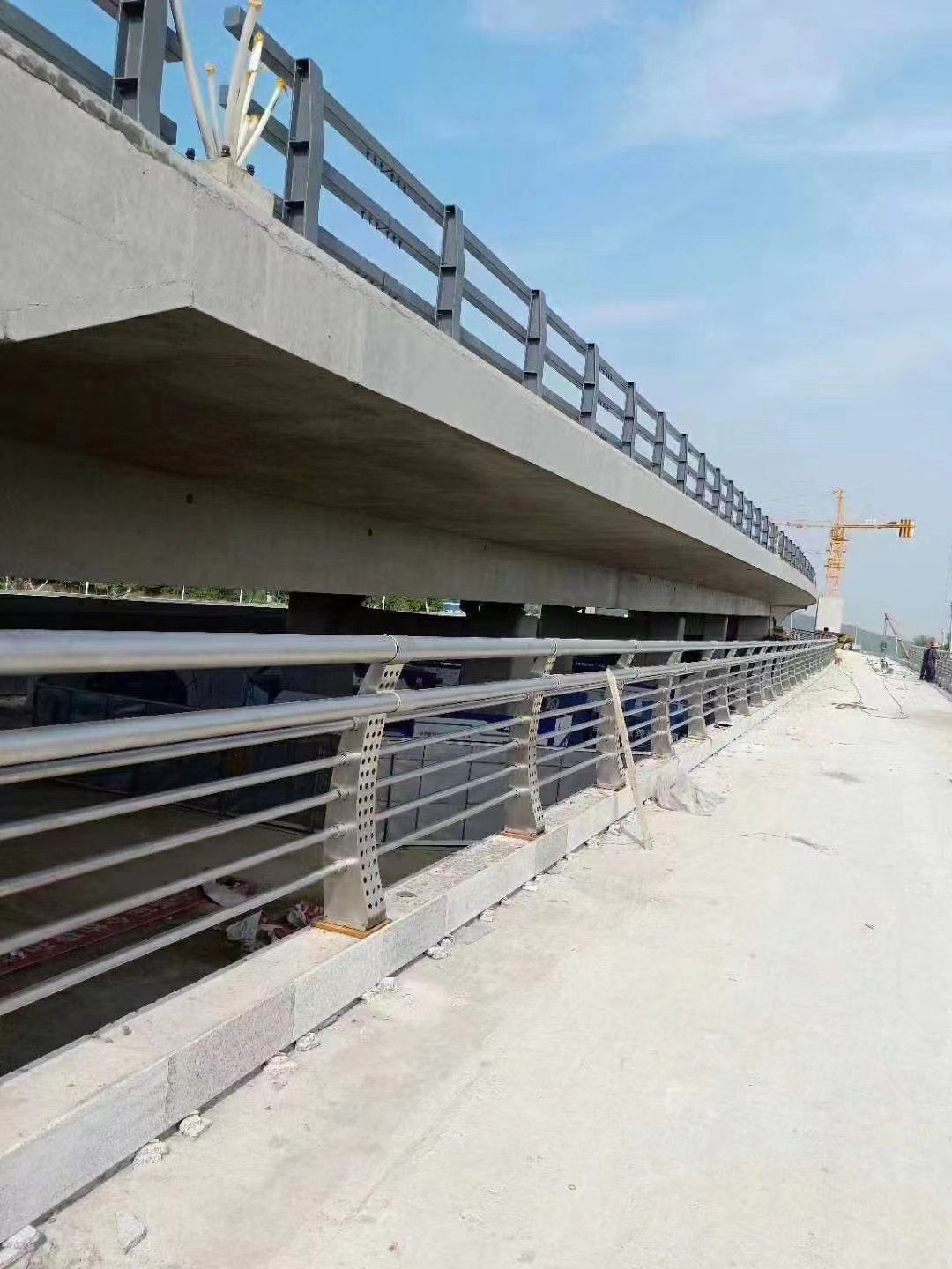 鋁合金護(hù)欄